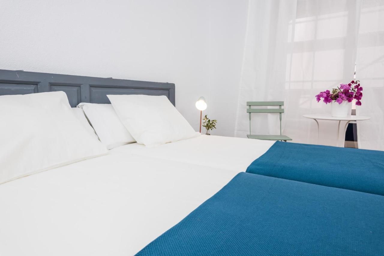 Apartamentos Paseo De La Farola Málaga Exterior foto